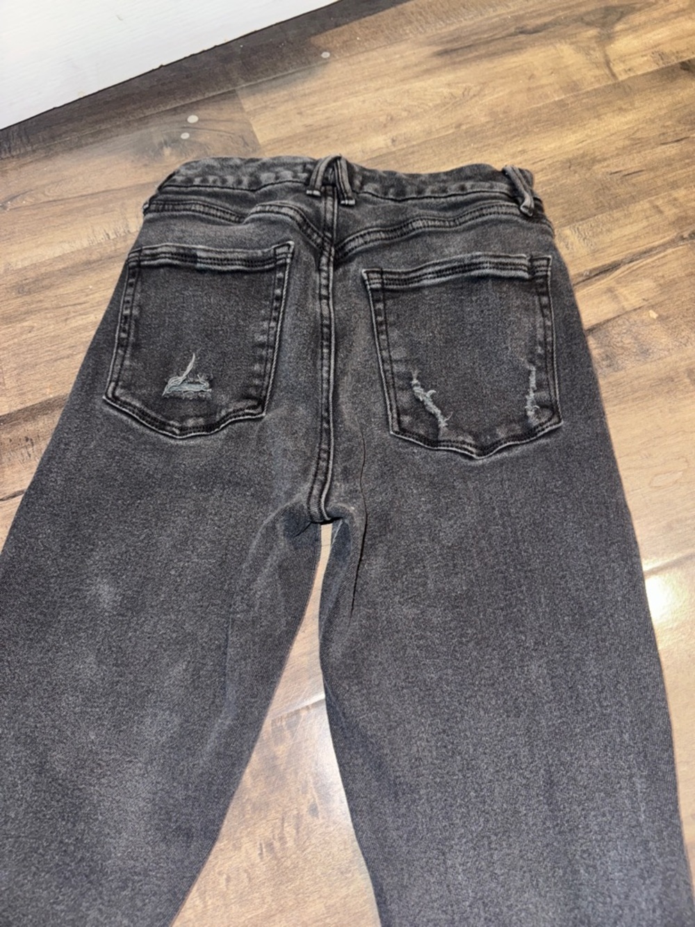 Good American Black Distressed Skinny Jeans High Rise Sz 2/26 Khloe K - Picture 11 of 12